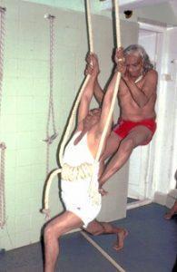 Профессиональная растяжка от Айенгара